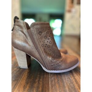 Ankle Booties Block Heel Cutout Bronze Metallic Accents Size‎ 10